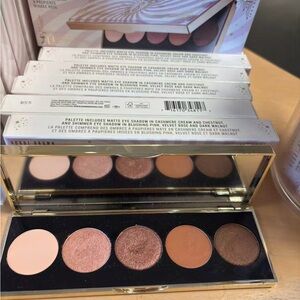 BOBBI BROWN 2025 Christmas Limited-Edition Pink Mirage Eyeshadow Palette.